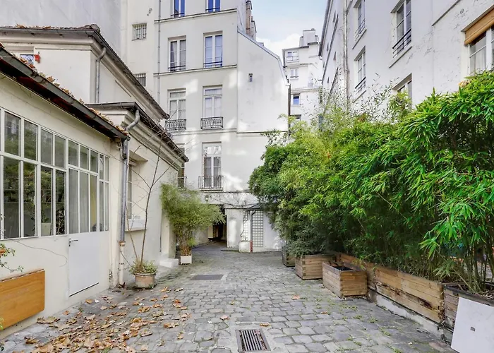 Montorgueil/ Rue Saint Sauveur (II°) ID 323